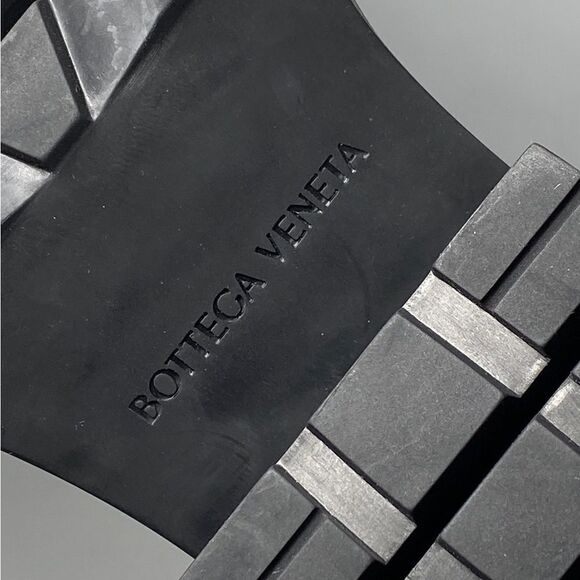 Bottega Veneta Lug Sole Pull On Ankle Boots size 39 - Picture 13 of 13